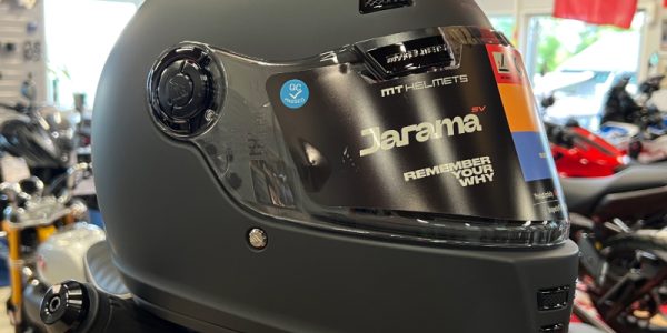 MT Jarama SV Black Edition – minimalistisk MC-hjälm med ECE 22.06