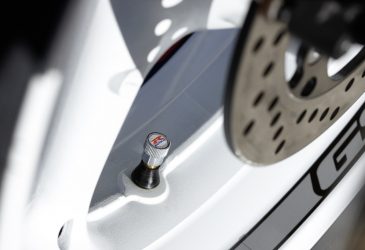 Suzuki Ventilhatt GSX-R-logga
