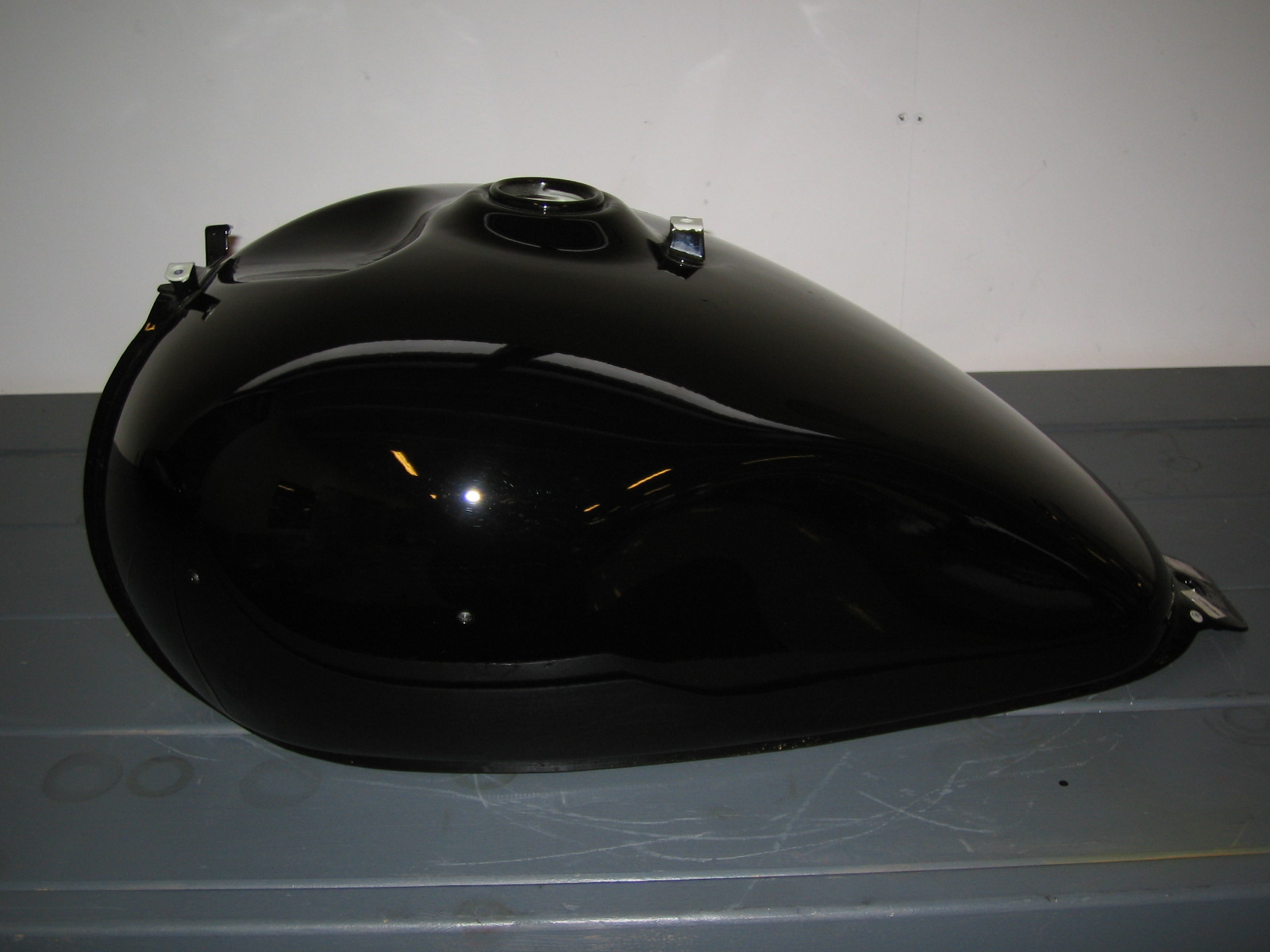 Svart triumph tank