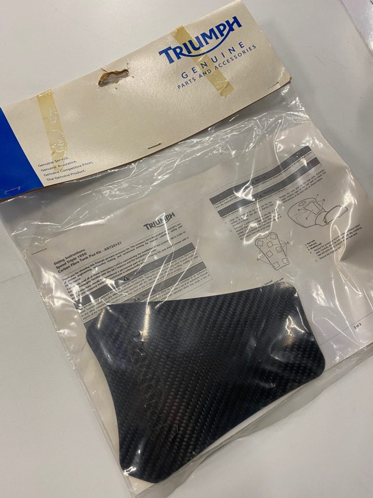 tankpad kolfiber triumph