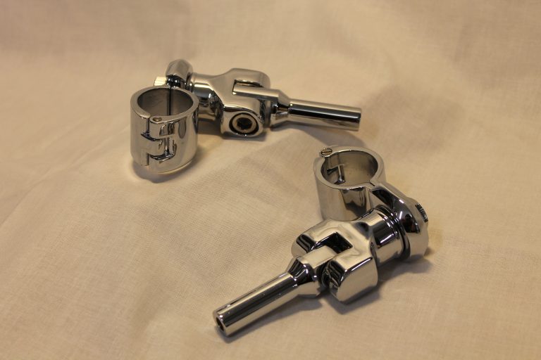 Triumph Kromade fästen för highway pegs