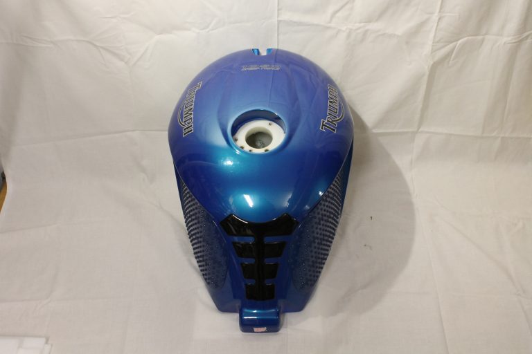 Triumph-Speed-Triple-1050-Tank