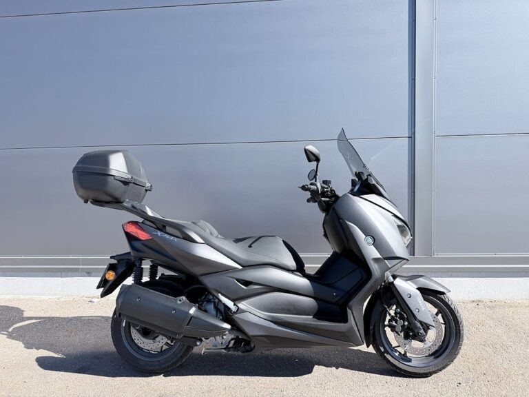 Yamaha X-Max 300